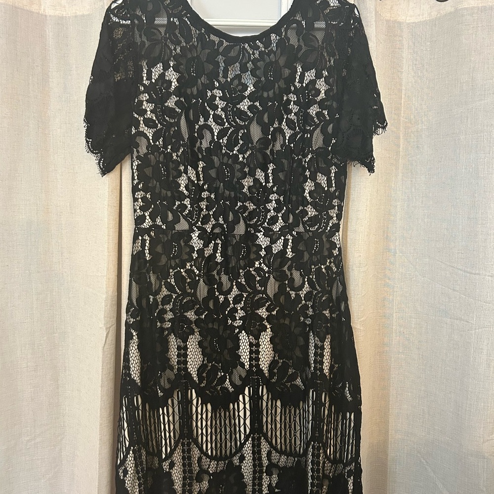 Chic Black Midi Dress with Floral Embroidery